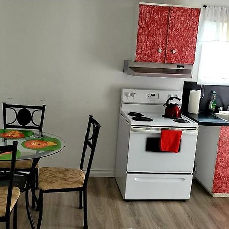 Quiet Cozy Apartment Next To Highway Wifi+Netflix Едмундстон Екстер'єр фото