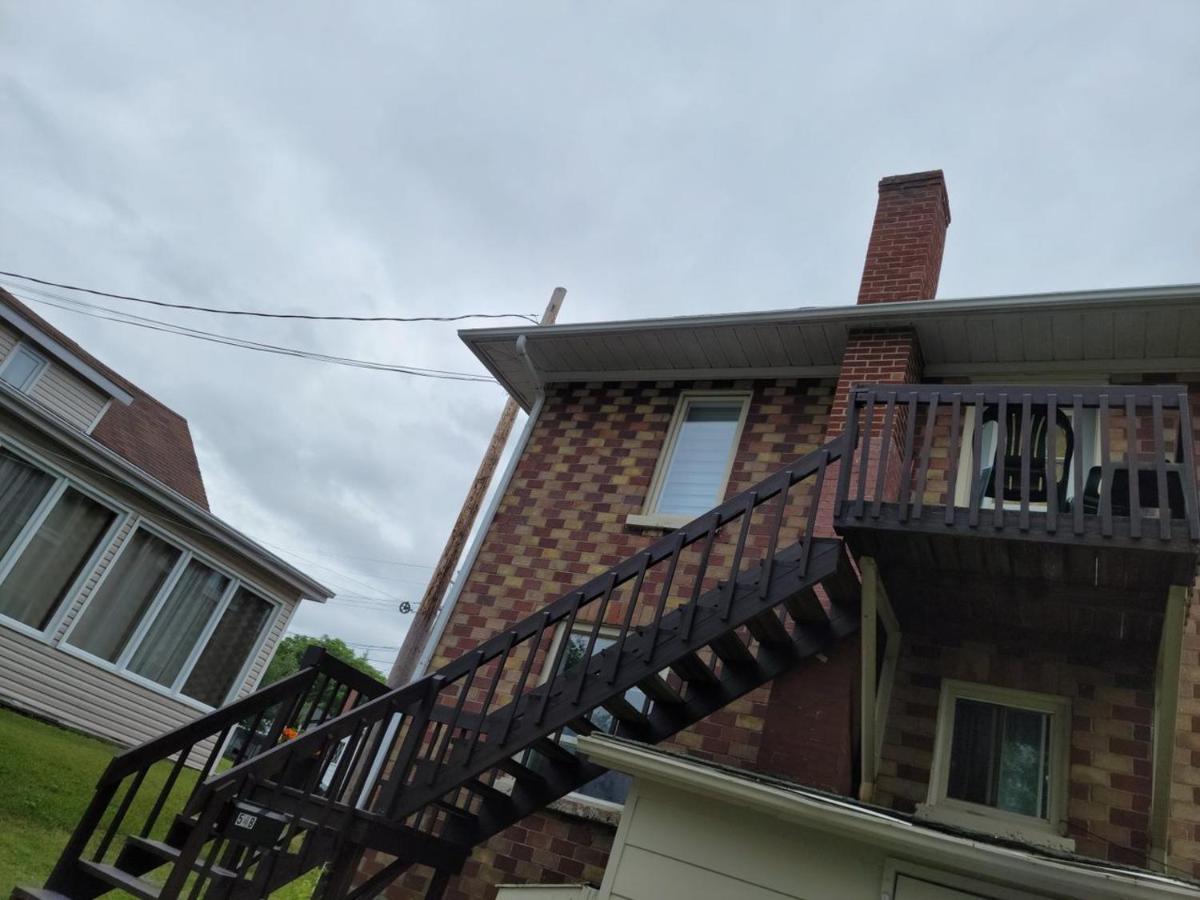 Quiet Cozy Apartment Next To Highway Wifi+Netflix Едмундстон Екстер'єр фото